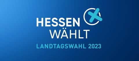 Auf einem blauen Hintergrund mit Verlauf steht die Zeile "Hessen wählt" und daneben ein Wahlkreuz in weiß und türkis. Darunter steht "Landtagswahl 2023"