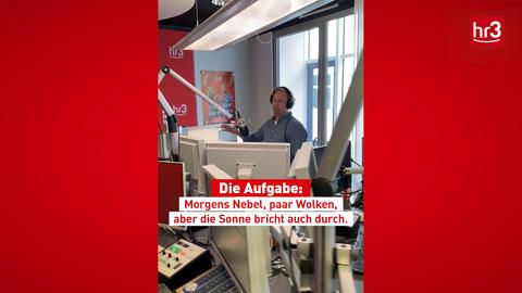 Max Giesinger spielt Tobis Klavierwetter auf der Gitarre.