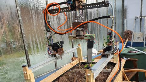 Der Prototyp von Urban Future Farming bestellt sein Radieschenbeet